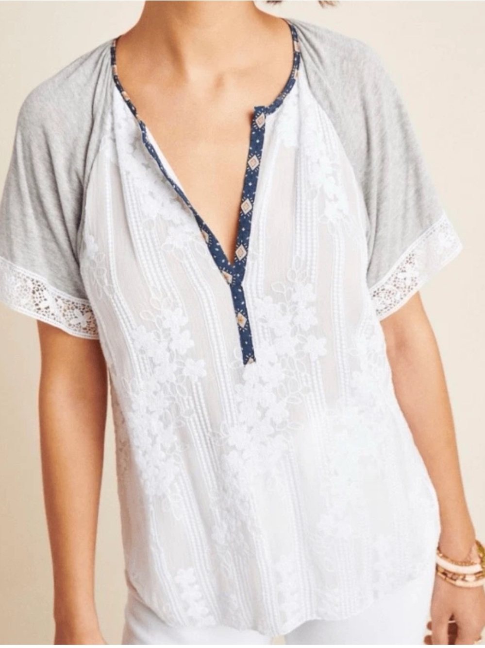 Anthropologie Dulcinea White/Gray Embroidered Lace Hem Sleeve Top  Size Medium